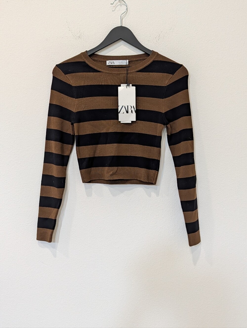 Zara Women's Black & Brown Striped Long-Sleeve Crop Top
